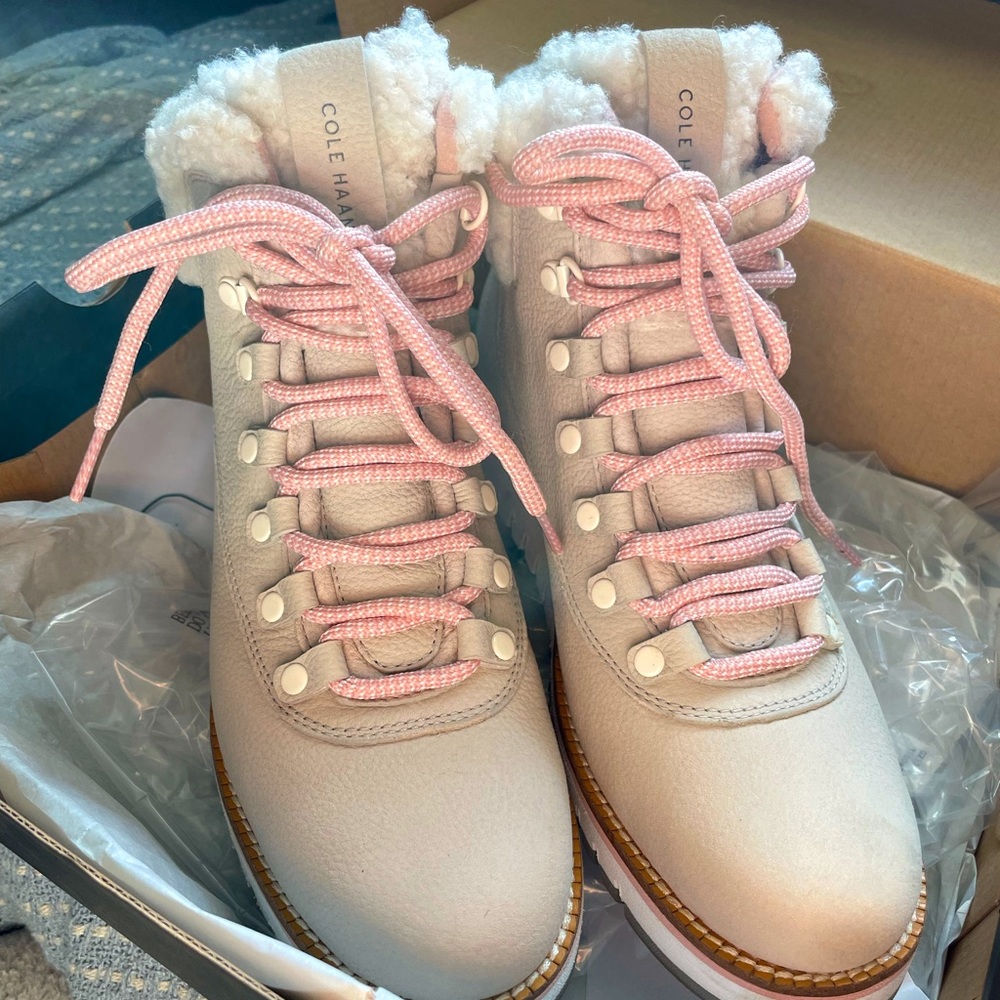 Cole Haan Women's Zerogrand Explore Getaway Hiking Boots Size 8